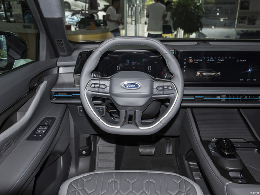 2023 Fordedge L2.0T ECOBOOST 2WD Modello di lusso a 7 posti dotato di tetto panoramico