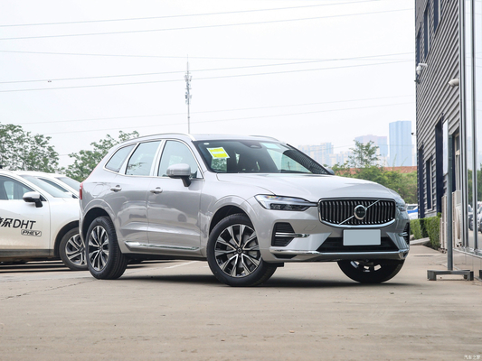 2024 Volvo XC60 B5 48V Light Hybrid 4WD SUV di lusso di medie dimensioni con 5 sedili e 6 airbag