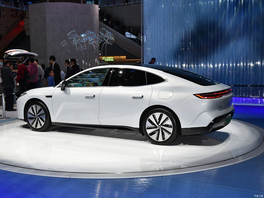 Energy Electric Geely Galaxy E8 Car 4-door-5-seat con 200KW di potenza e interno spazioso