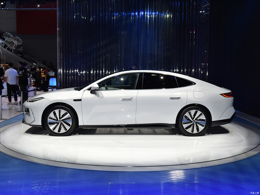 Energy Electric Geely Galaxy E8 Car 4-door-5-seat con 200KW di potenza e interno spazioso
