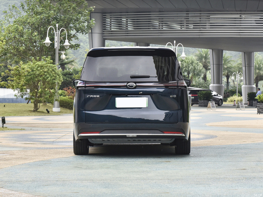 Veicolo ibrido Trumpchi E8 Max PHEV a 5 porte e 7 posti di medie dimensioni con autonomia di 150 km