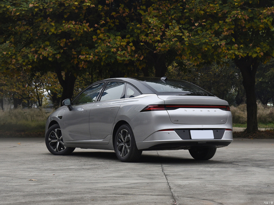 Velocità massima di 170 km 2023 Xpeng P5 500 Veicolo energetico con struttura di carrozzeria a 4 porte e 5 posti