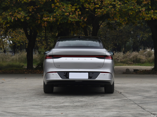 Velocità massima di 170 km 2023 Xpeng P5 500 Veicolo energetico con struttura di carrozzeria a 4 porte e 5 posti