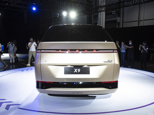 Versione MAX Xpeng x9 4wd 5293*1988*1785 dimensioni e autonomia di crociera elettrica pura