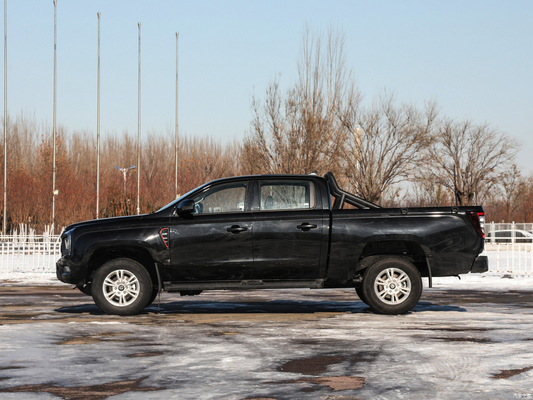 2024 SINOTRUK 2.0T Automatic Diesel 4WD Long-Axis Luxury Pickup Truck con guida a sinistra