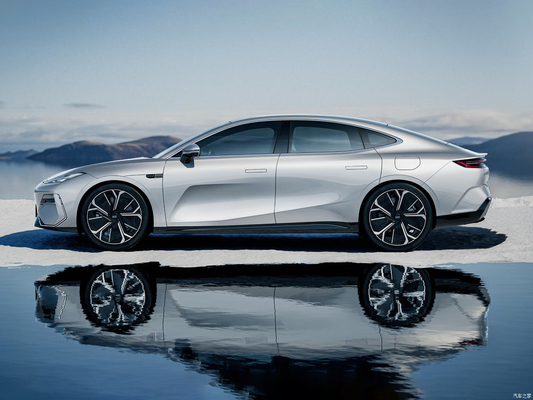 200KW Single Motor 2024 Geely Galaxy Yinhe E8 665km Starship Voyage Edition Veicolo energetico