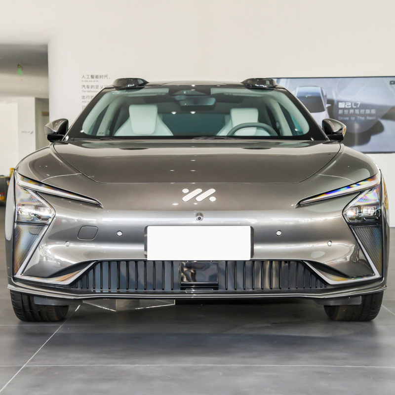 5098*1960*1485mm Tipo carburante ibrido Luxury Electric Sports Car per prestazioni ad alta velocità