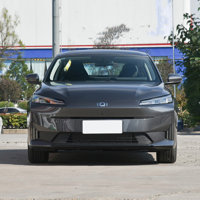 Tipo di carburante Hybrid Changan A05 Plug-in Hybrid Car 5 posti Tre scatole 2024