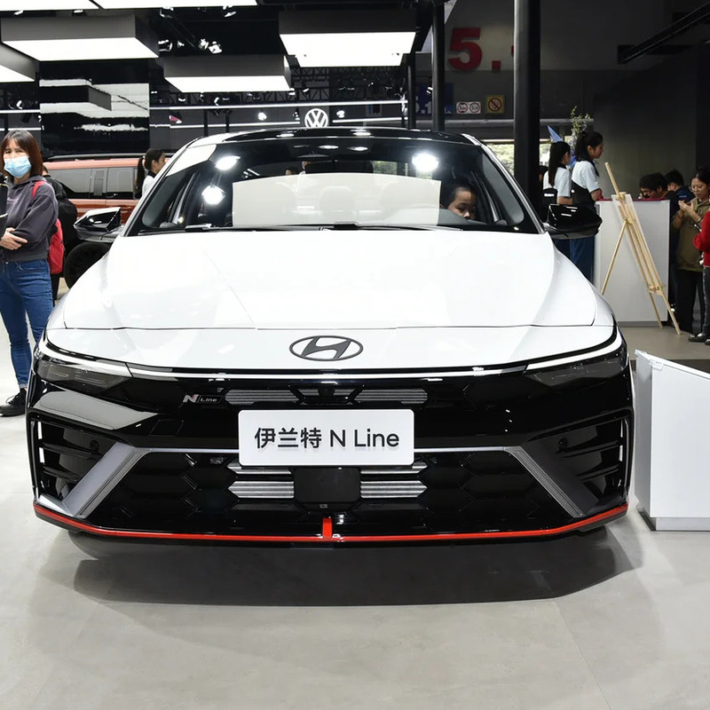 2023 Hyundai Elantra 1.5L CVT LUX Sedan La combinazione perfetta di prestazioni