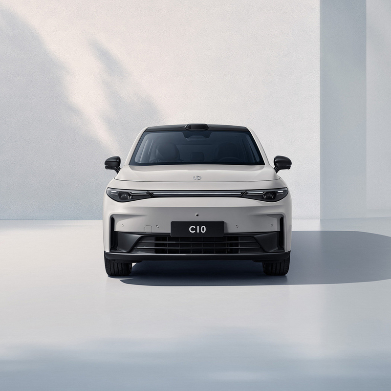 2024 SUV elettrico puro con 530 km di autonomia e velocità massima di 170 km / h da Leapmotors C10